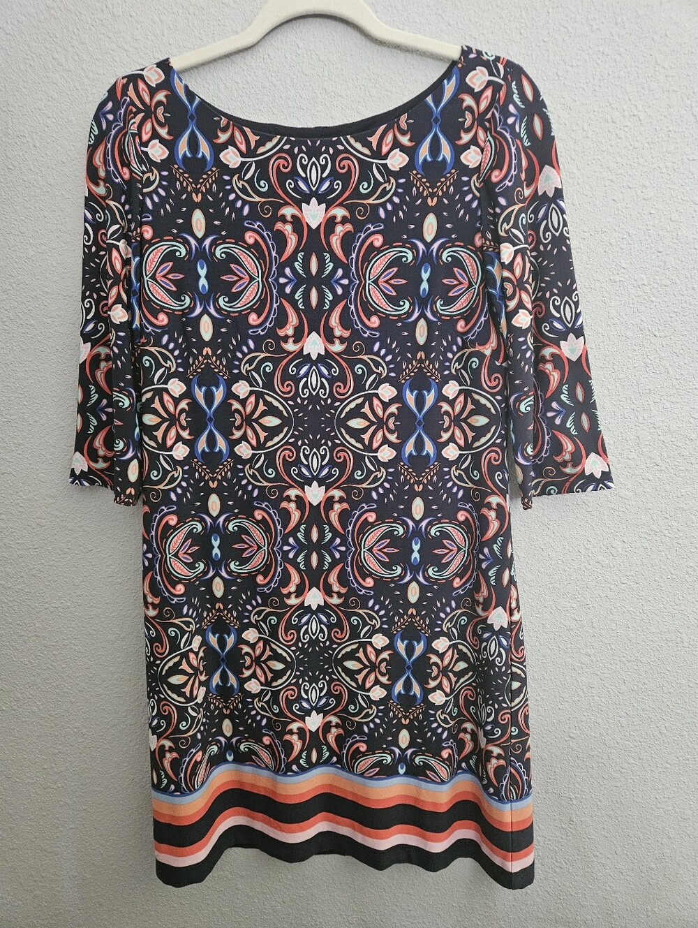 Beautiful Vince Camuto Size 8 Navy Patterned Shift Dress